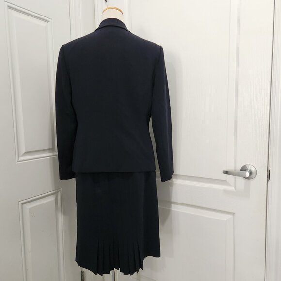 Jones New York 2 pc Suit set blazer skirt - Picture 3 of 16